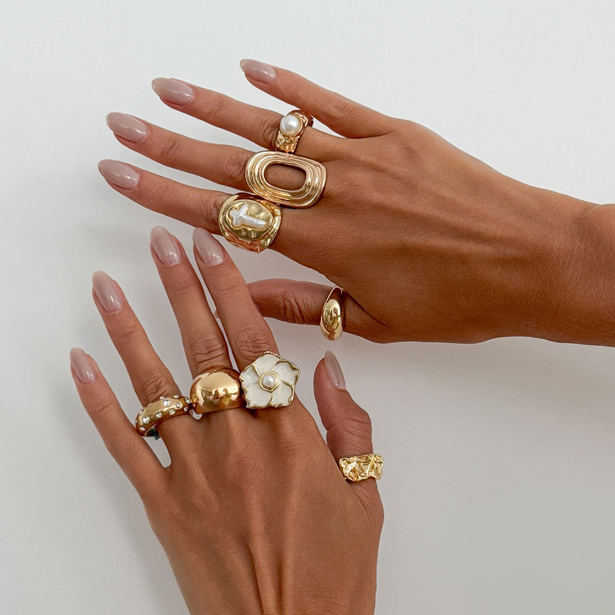 Classy Enamel Flower & Liquid Metal Ring Set