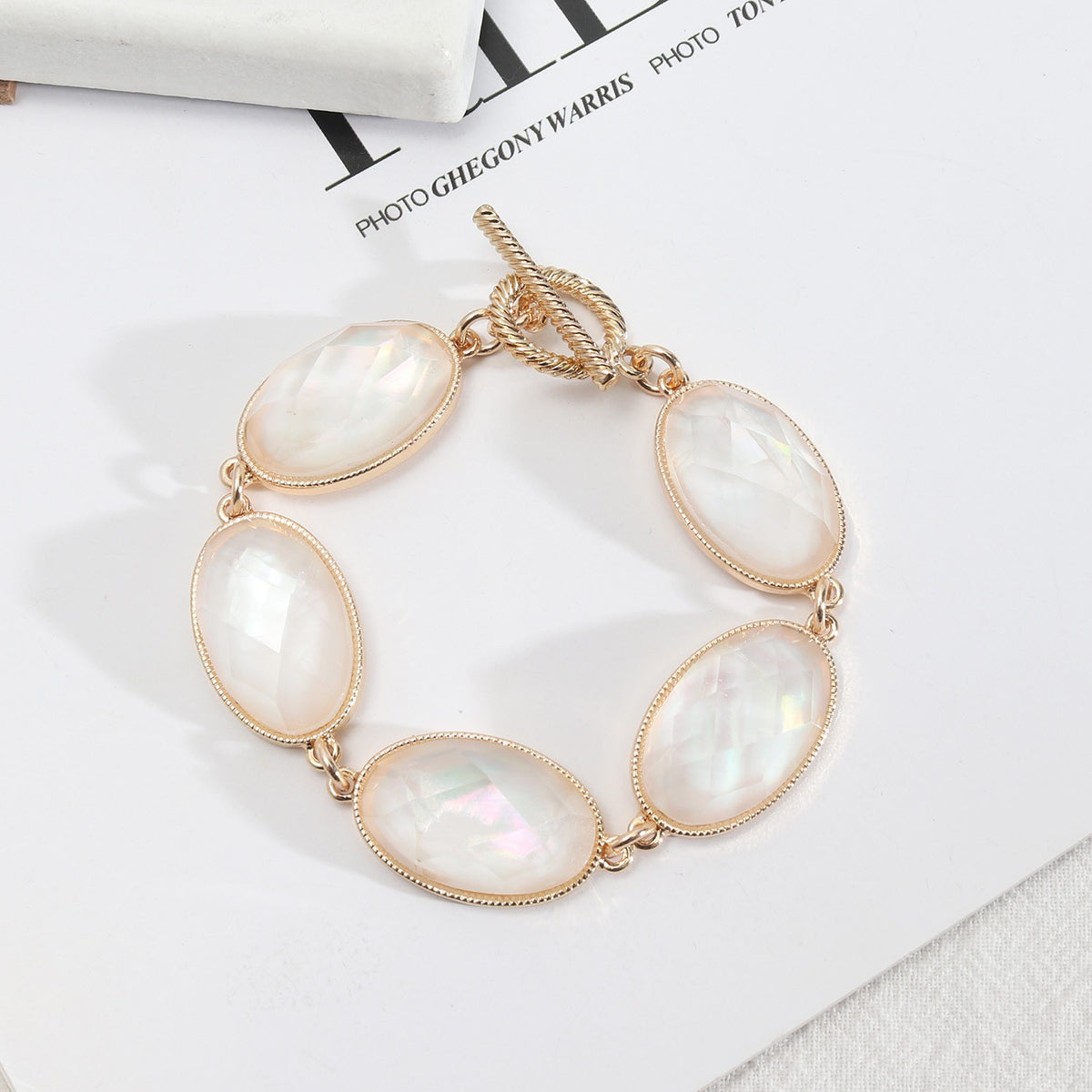 Classy Oval Shell Link Bracelet
