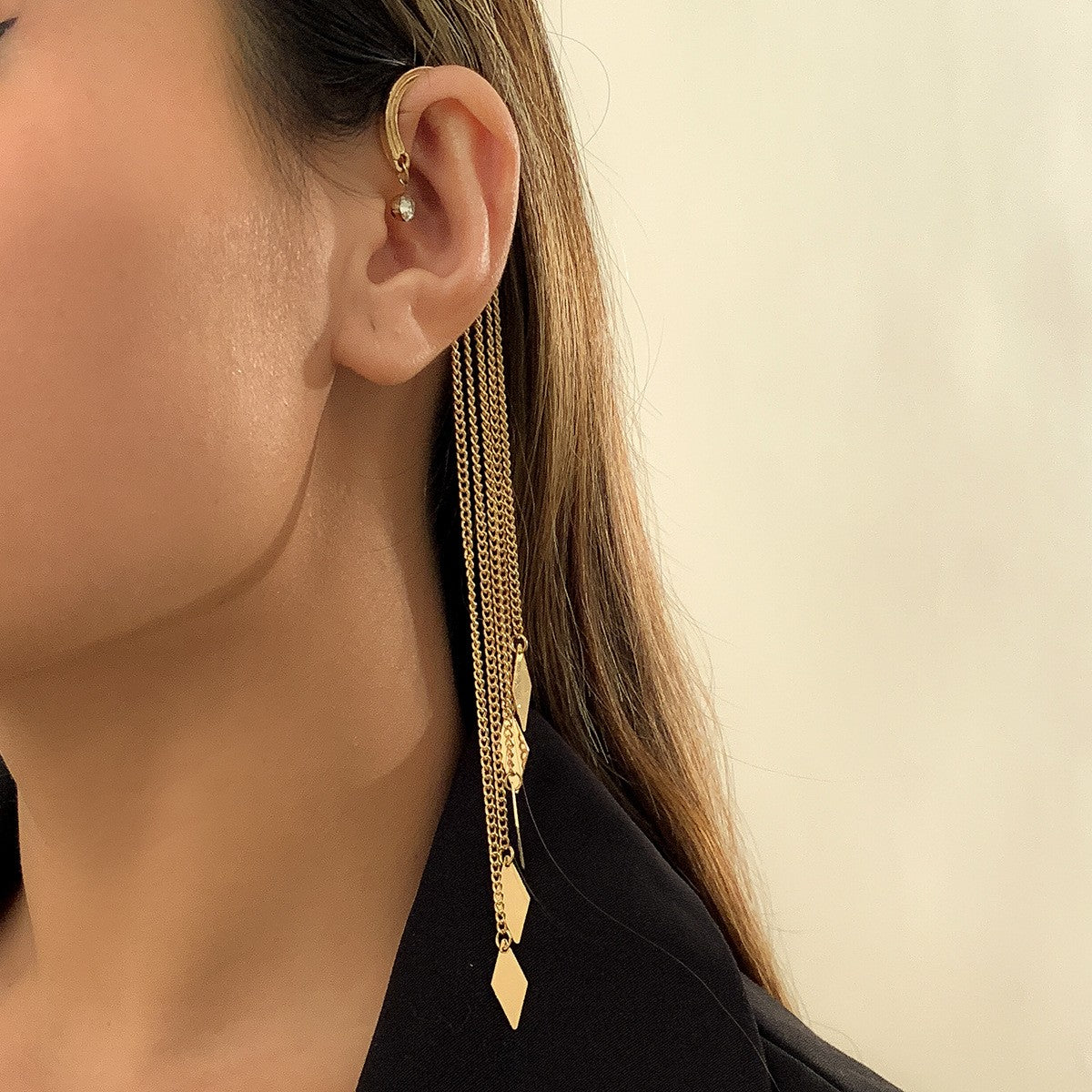 Classy Geometric Diamond Tassel Ear Cuff