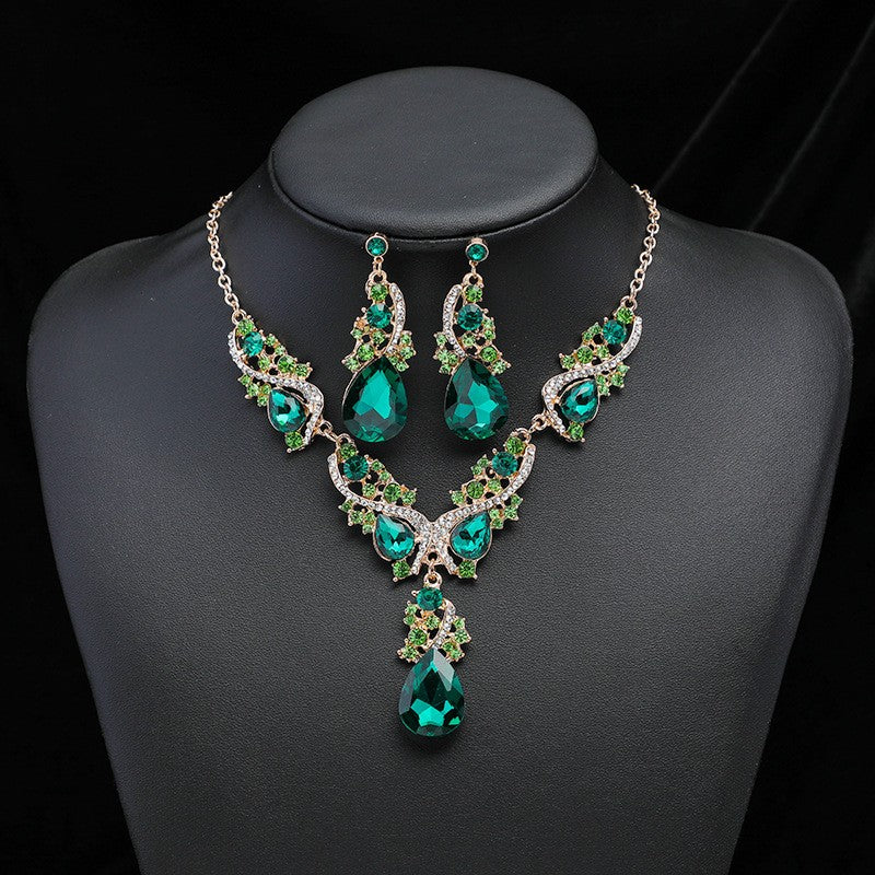 Elegant Vintage Green Leaf Teardrop Necklace & Earring Set