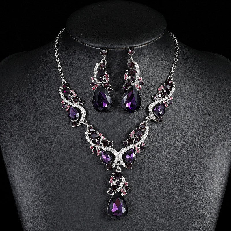 Elegant Vintage Green Leaf Teardrop Necklace & Earring Set