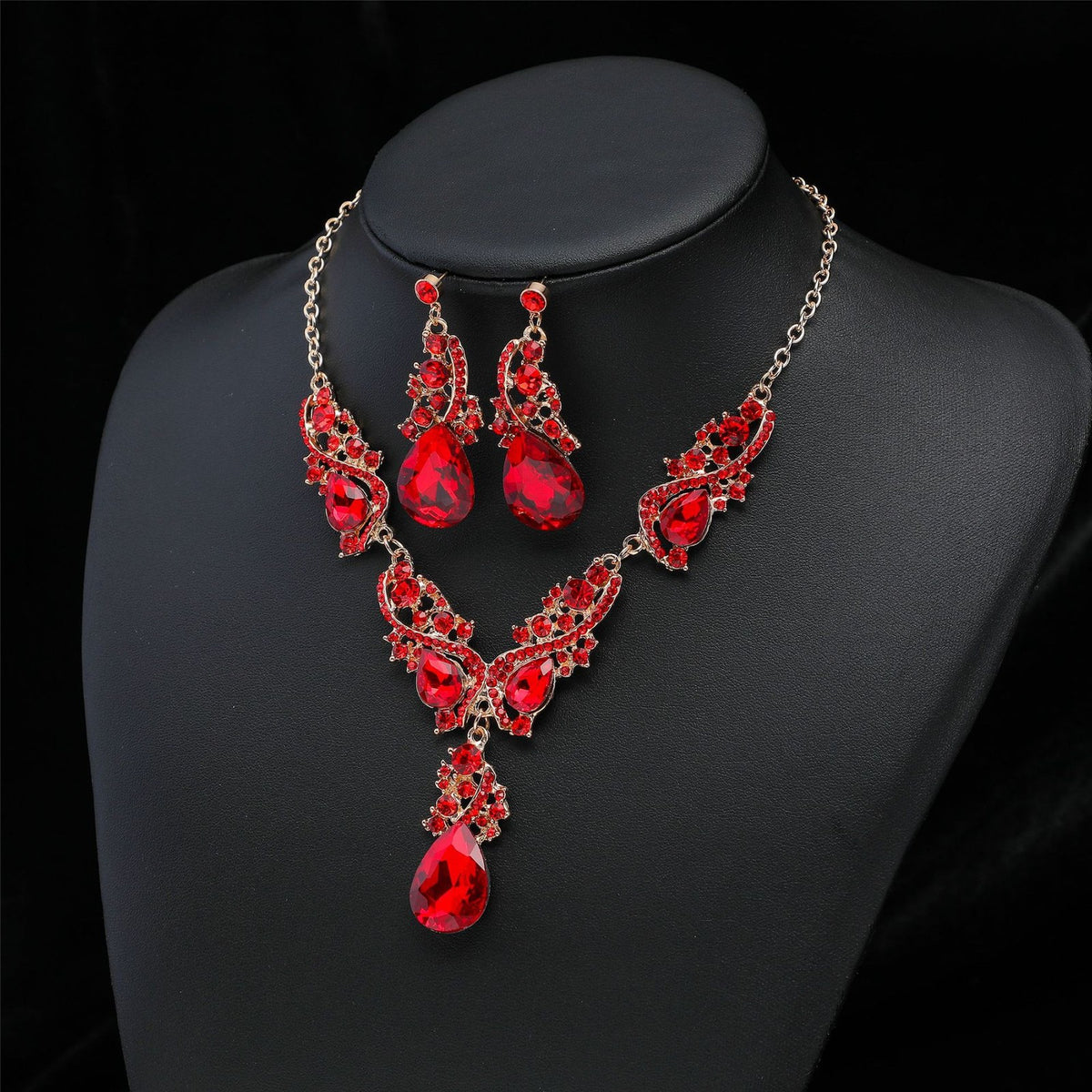 Elegant Vintage Green Leaf Teardrop Necklace & Earring Set