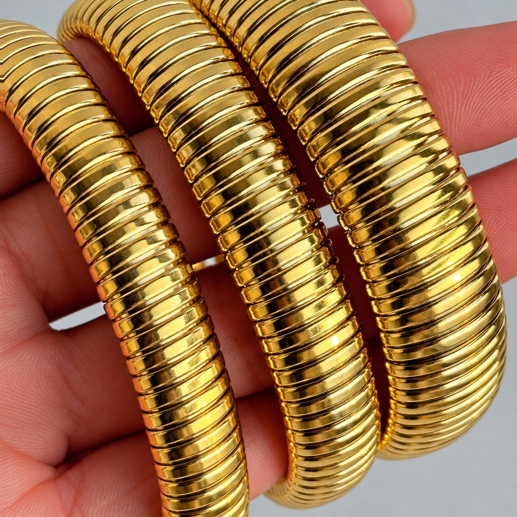 18k Classy Ribbed Stretch Bracelet