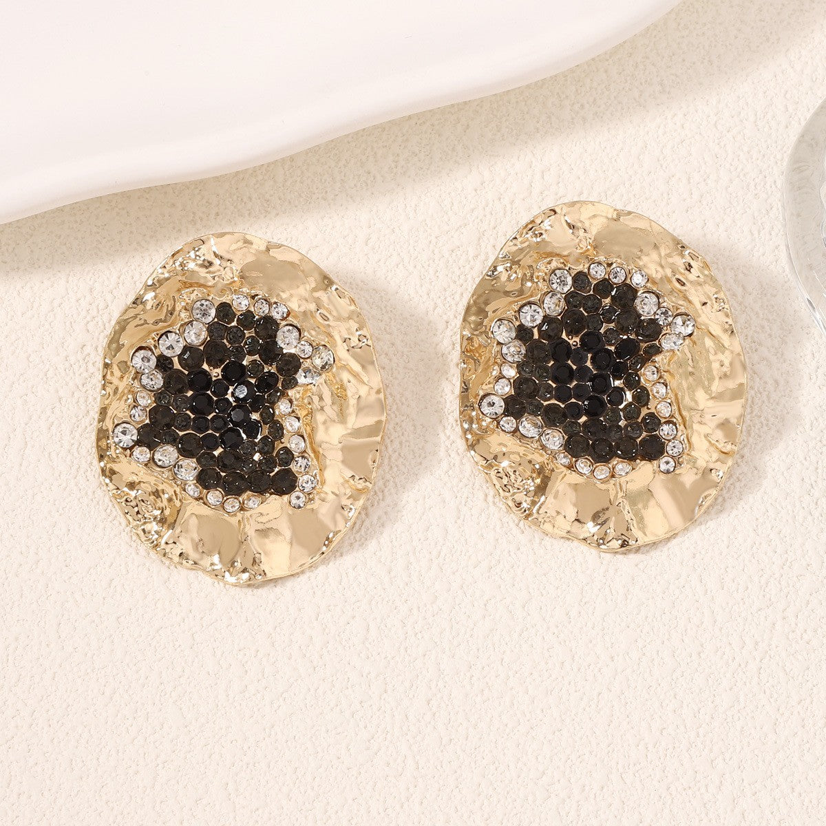 Classy Hammered Oval Rhinestone Stud Earrings
