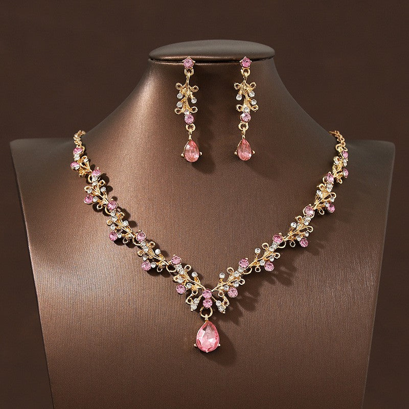 Classy Floral Teardrop Necklace & Earring Set