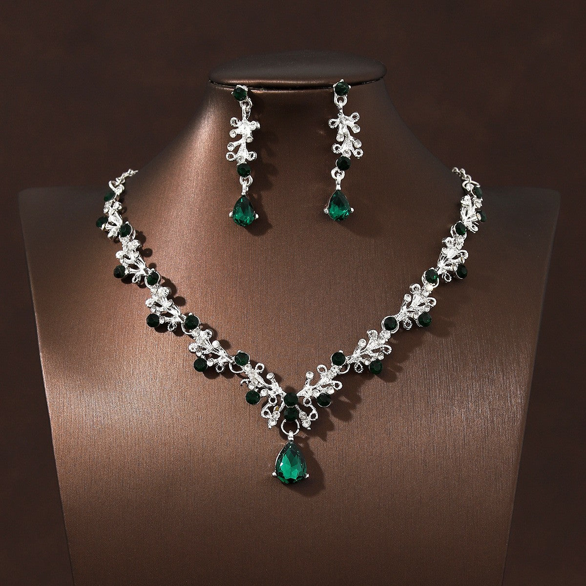 Classy Floral Teardrop Necklace & Earring Set