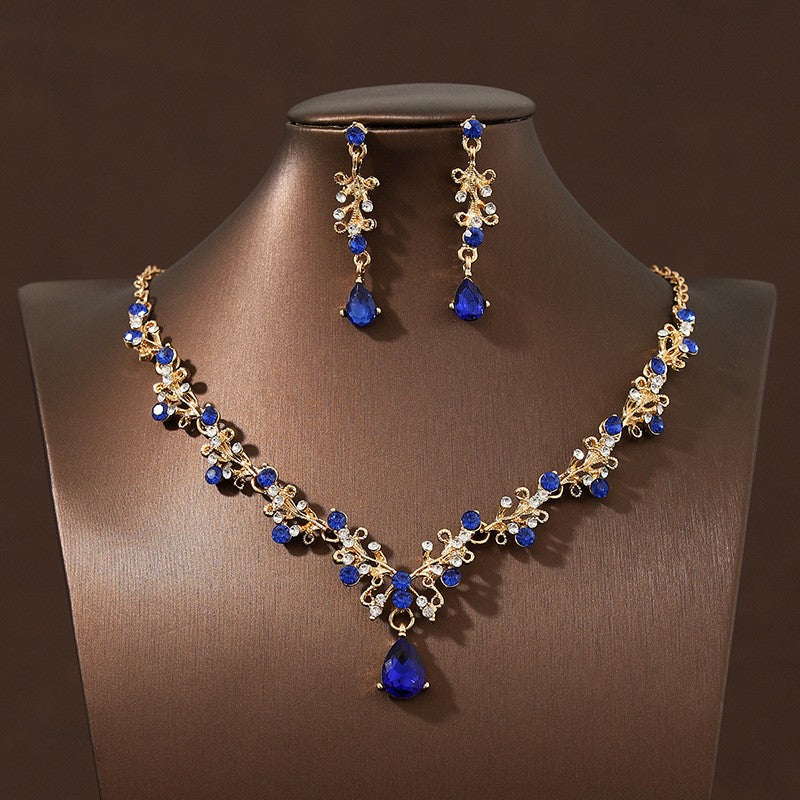 Classy Floral Teardrop Necklace & Earring Set