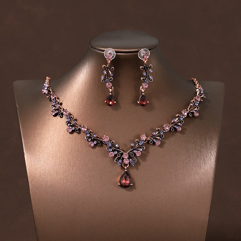 Classy Floral Teardrop Necklace & Earring Set
