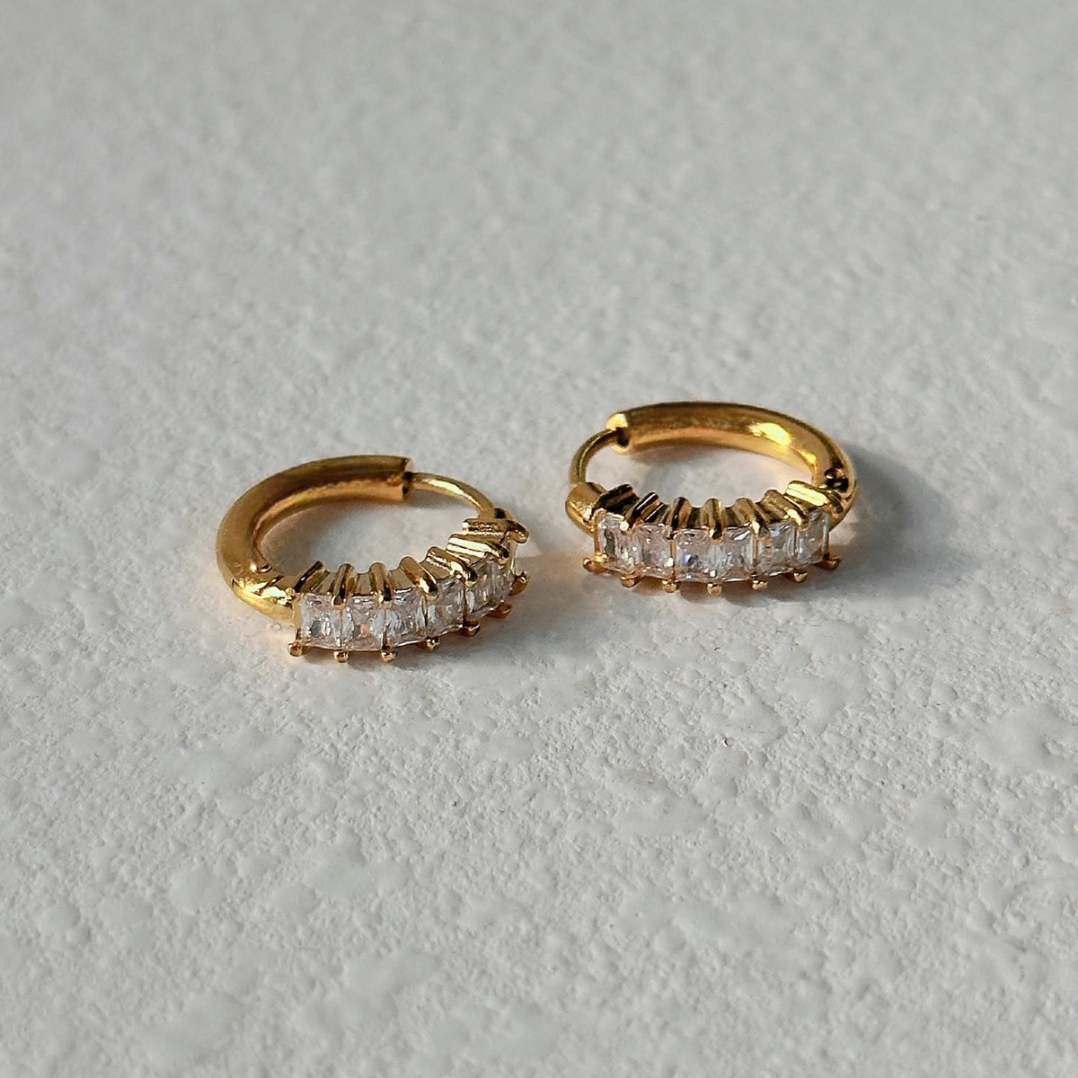 18k Classy Baguette Huggie & Striped Ear Cuff Set