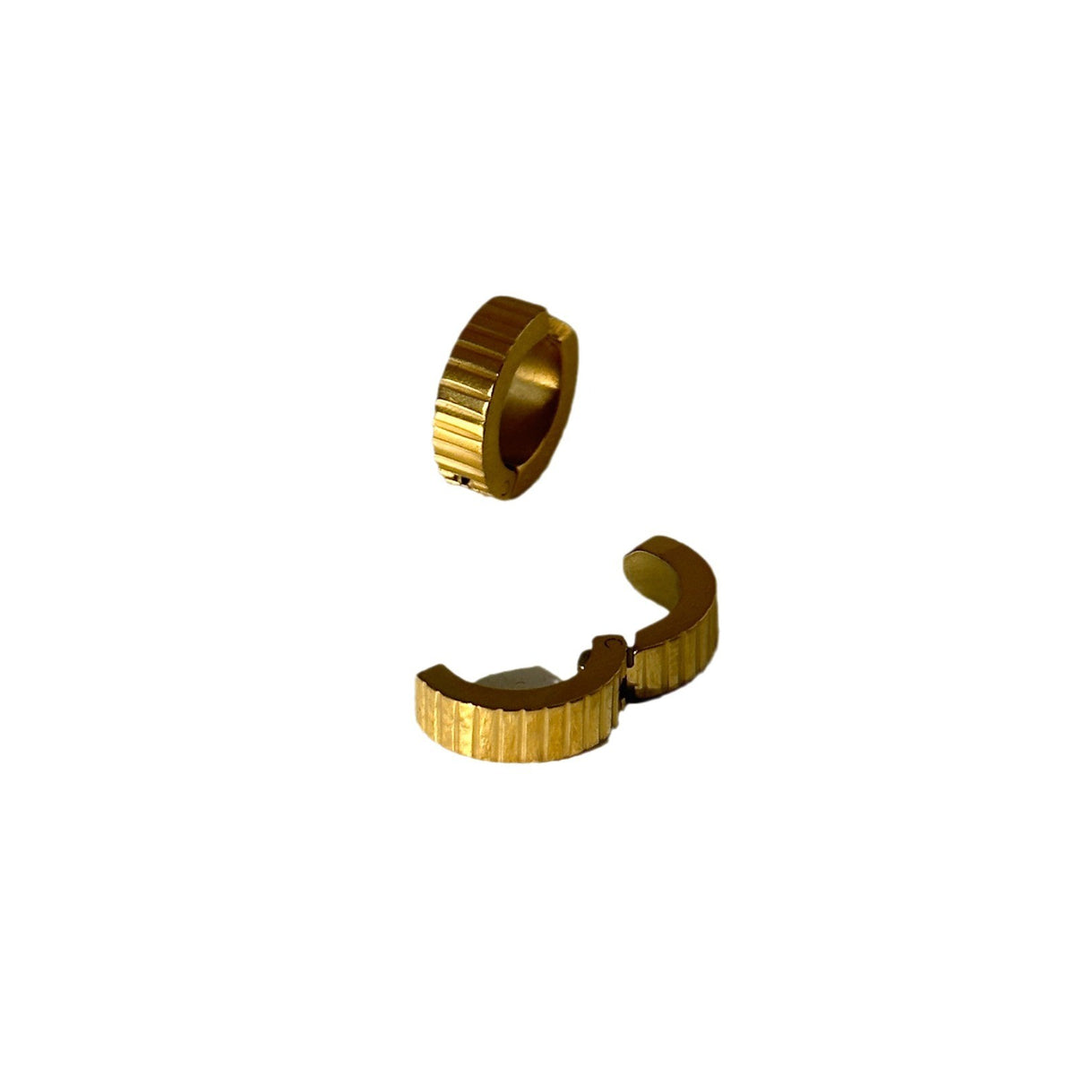 18k Classy Baguette Huggie & Striped Ear Cuff Set