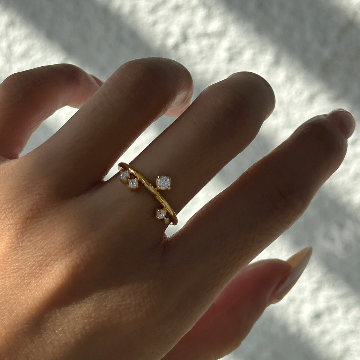 18k Dainty Scattered Zirconia Ring