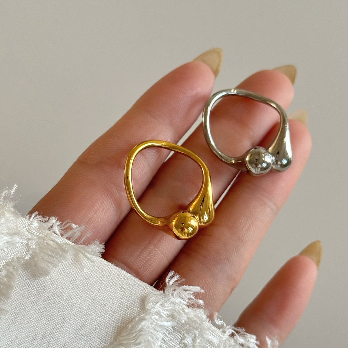 18k Dainty Teardrop Open Ring
