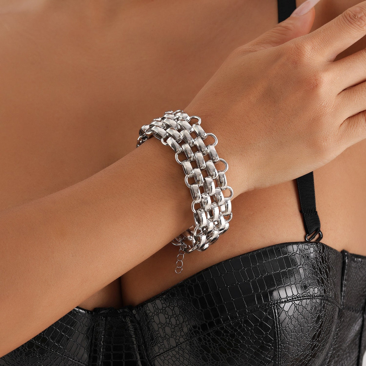 Classy Woven Link Choker Necklace and Bracelet Set