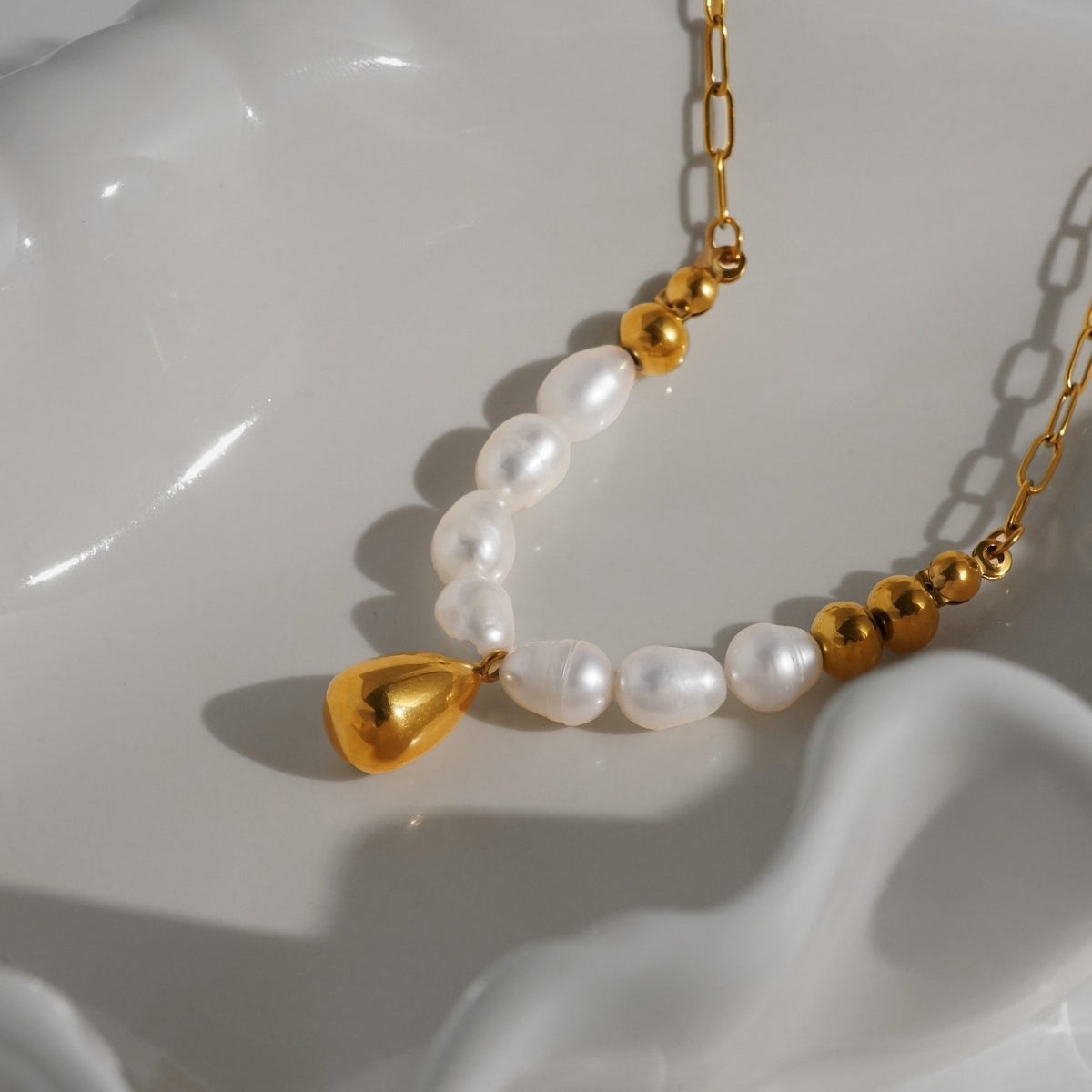Vintage Inspired Faux Pearl Teardrop Necklace