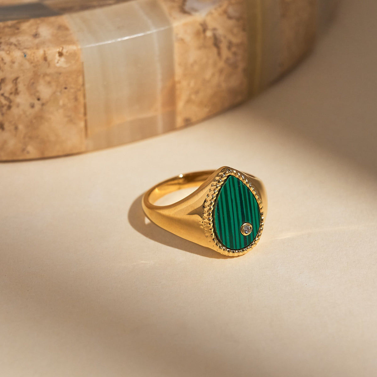 18k Classy Teardrop Inlay Ring