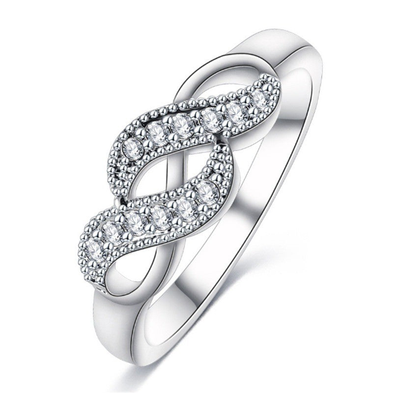 Elegant Twisted Zirconia Ring
