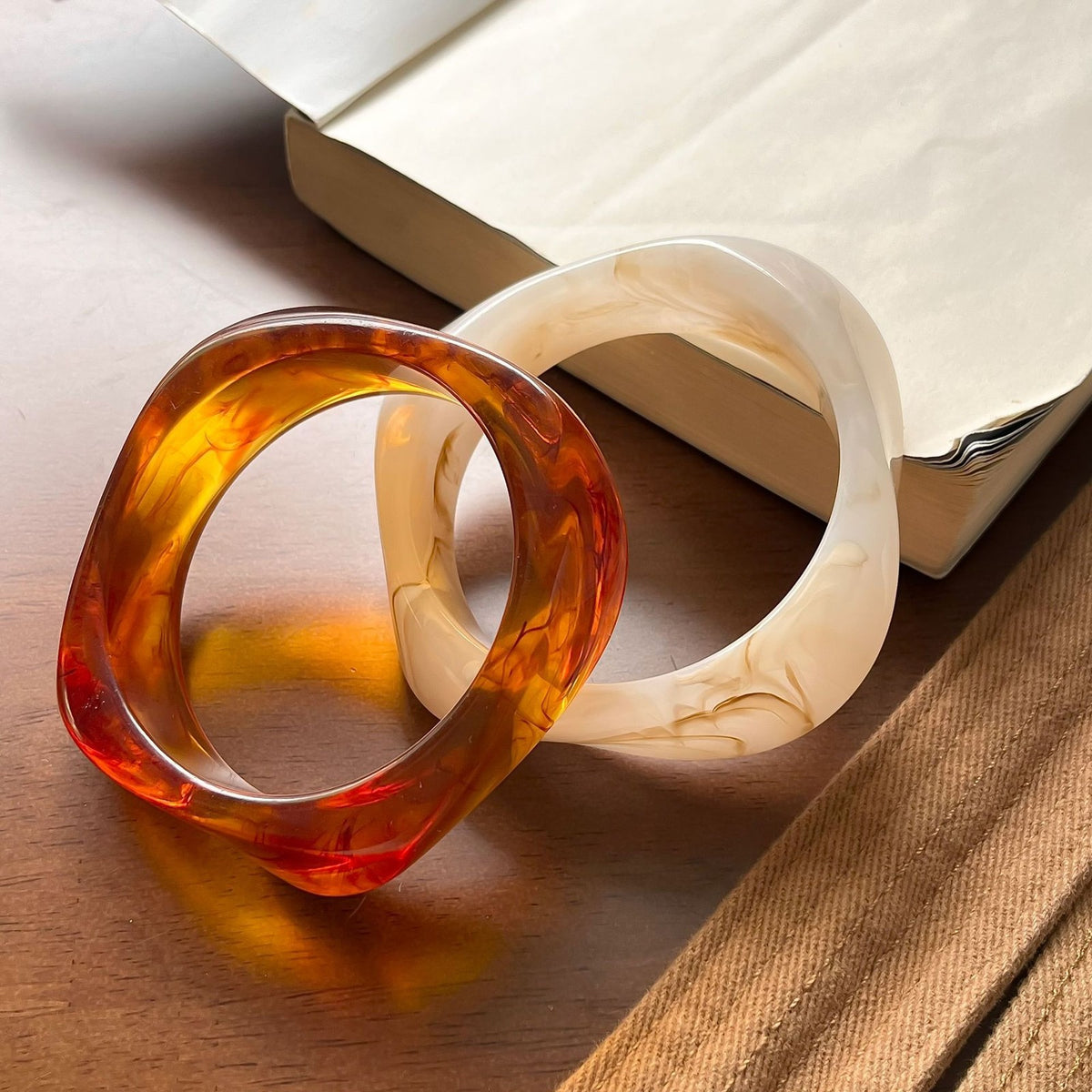Classy Marbled Geometric Resin Bangle Set