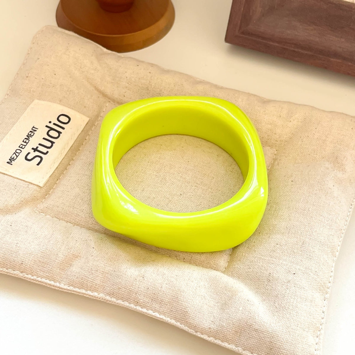Classy Marbled Geometric Resin Bangle Set
