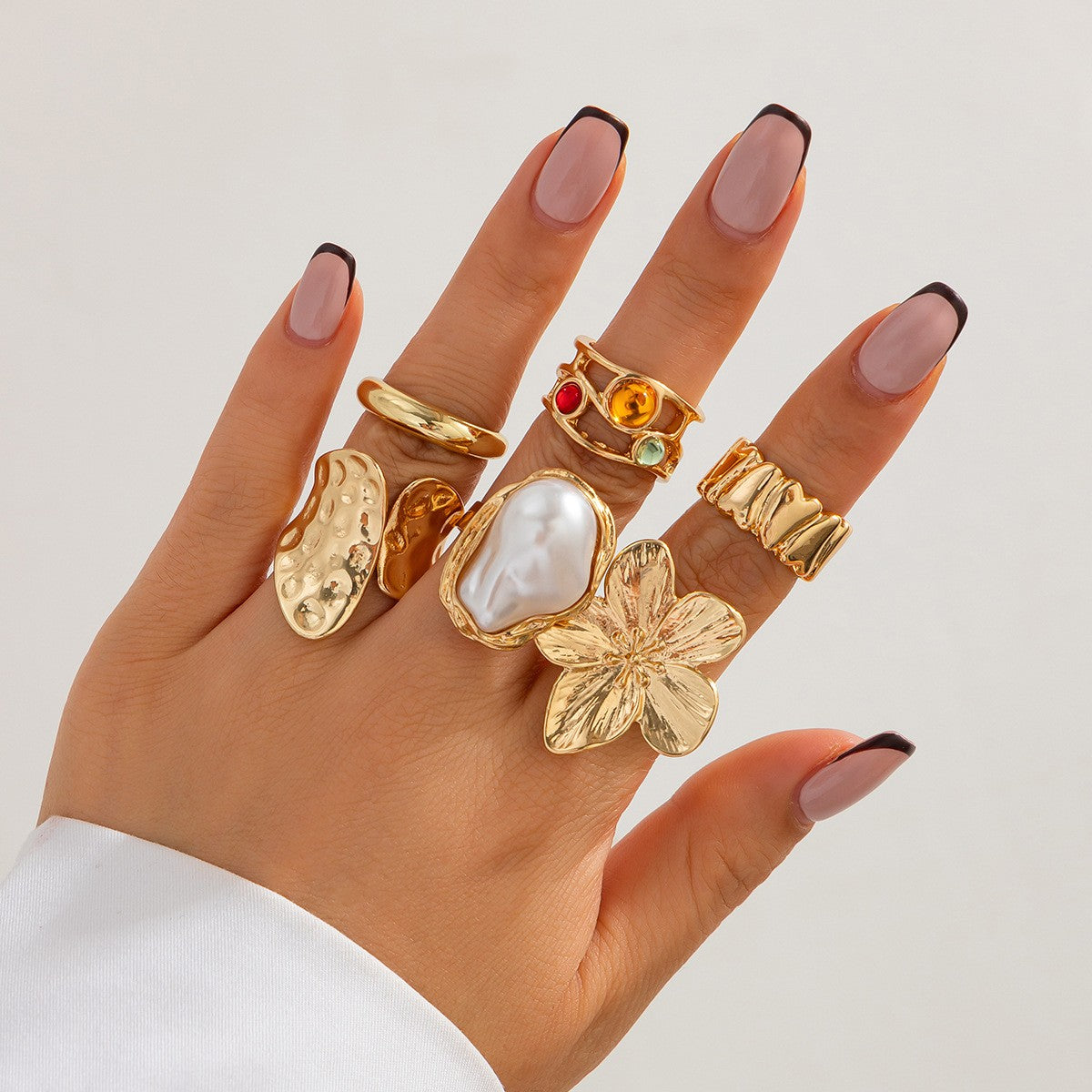 Classy Baroque Pearl & Flower Ring Set