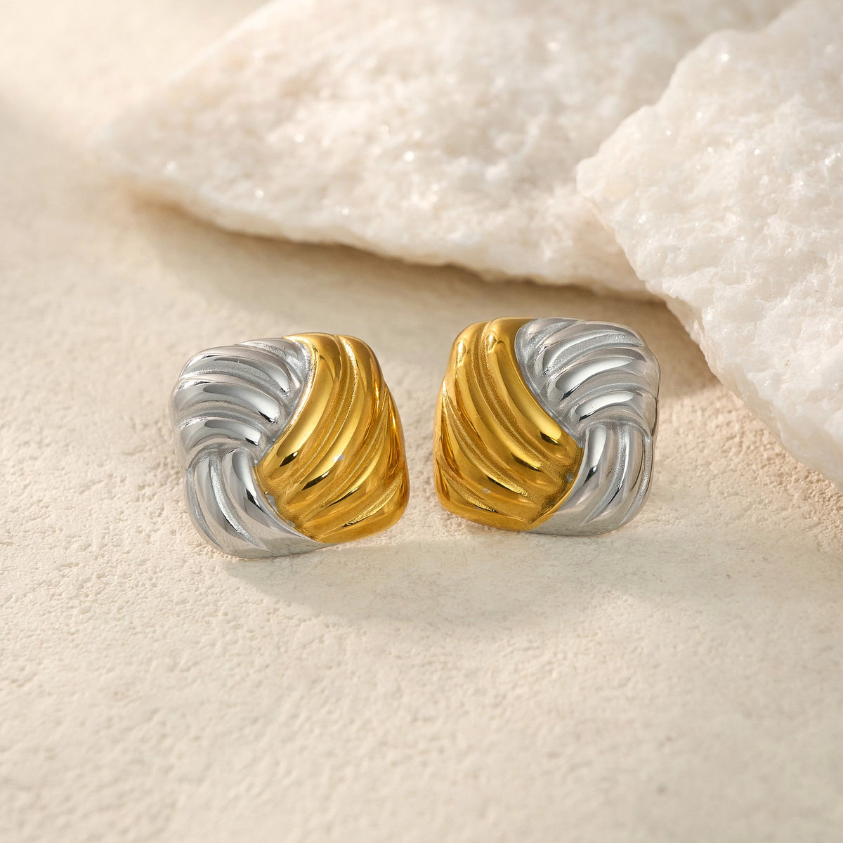 18k Elegant Geometric Square Earring
