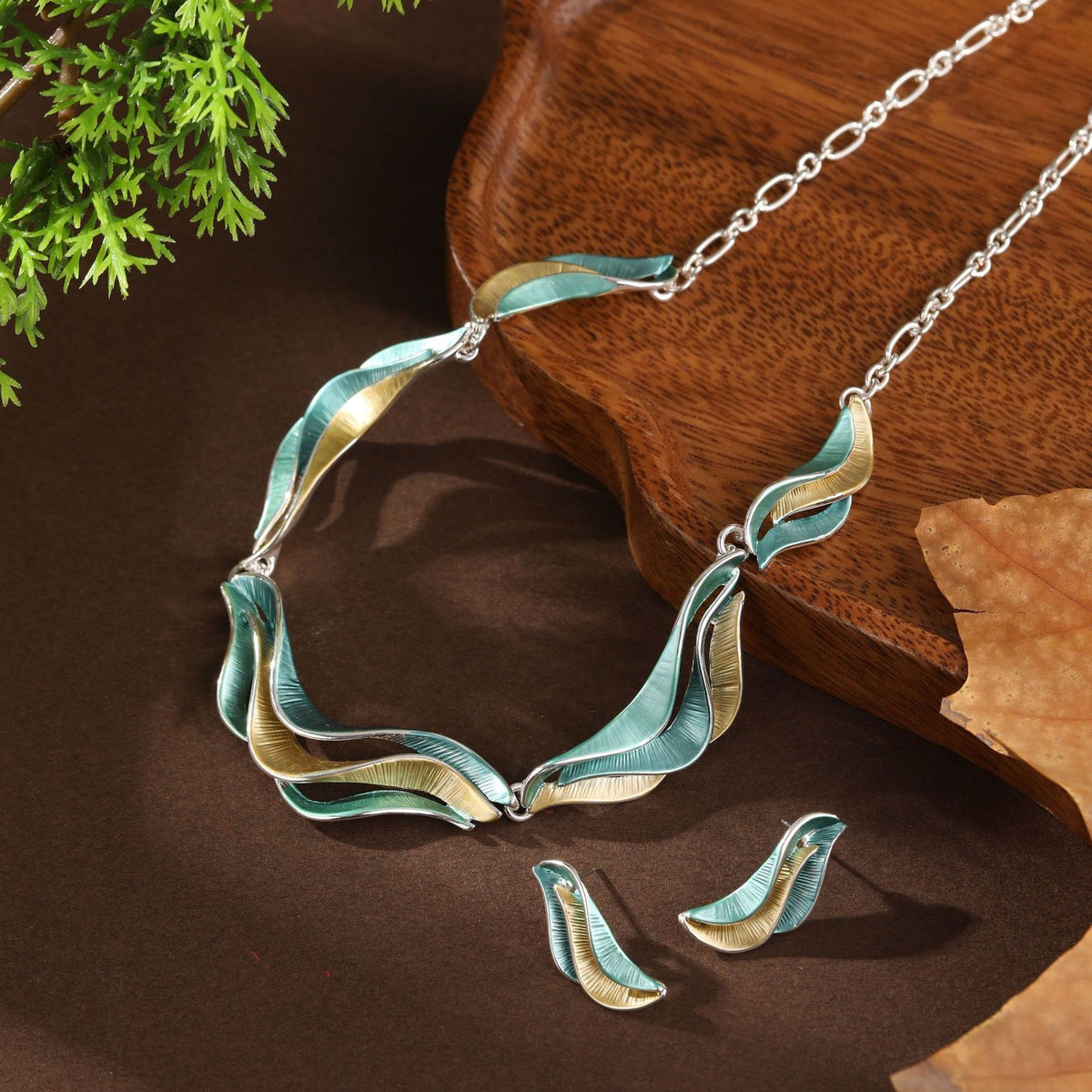 Classy Enamel Wave Necklace & Earring Set