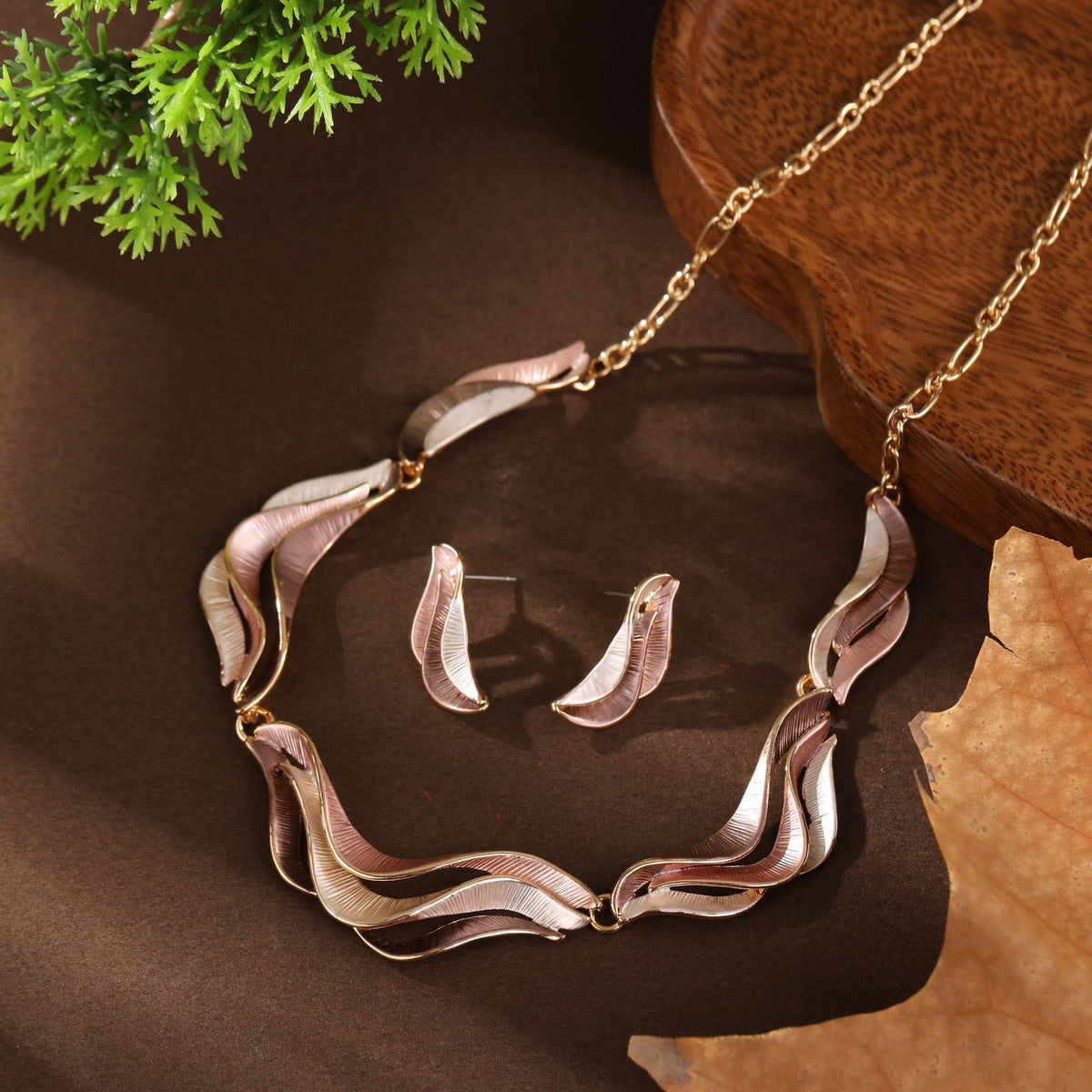 Classy Enamel Wave Necklace & Earring Set