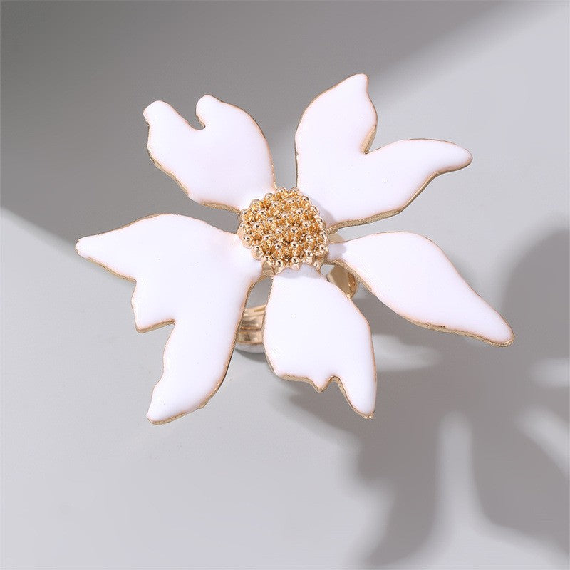 Classy White Resin Flower Statement Ring