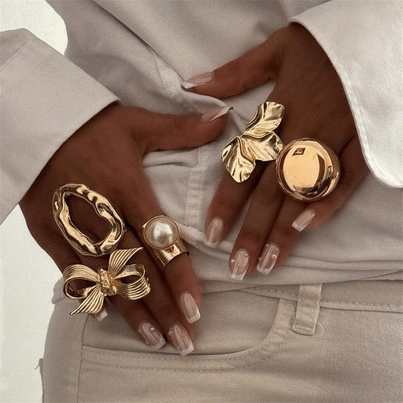 Classy Geometric Bow & Pearl Ring Set