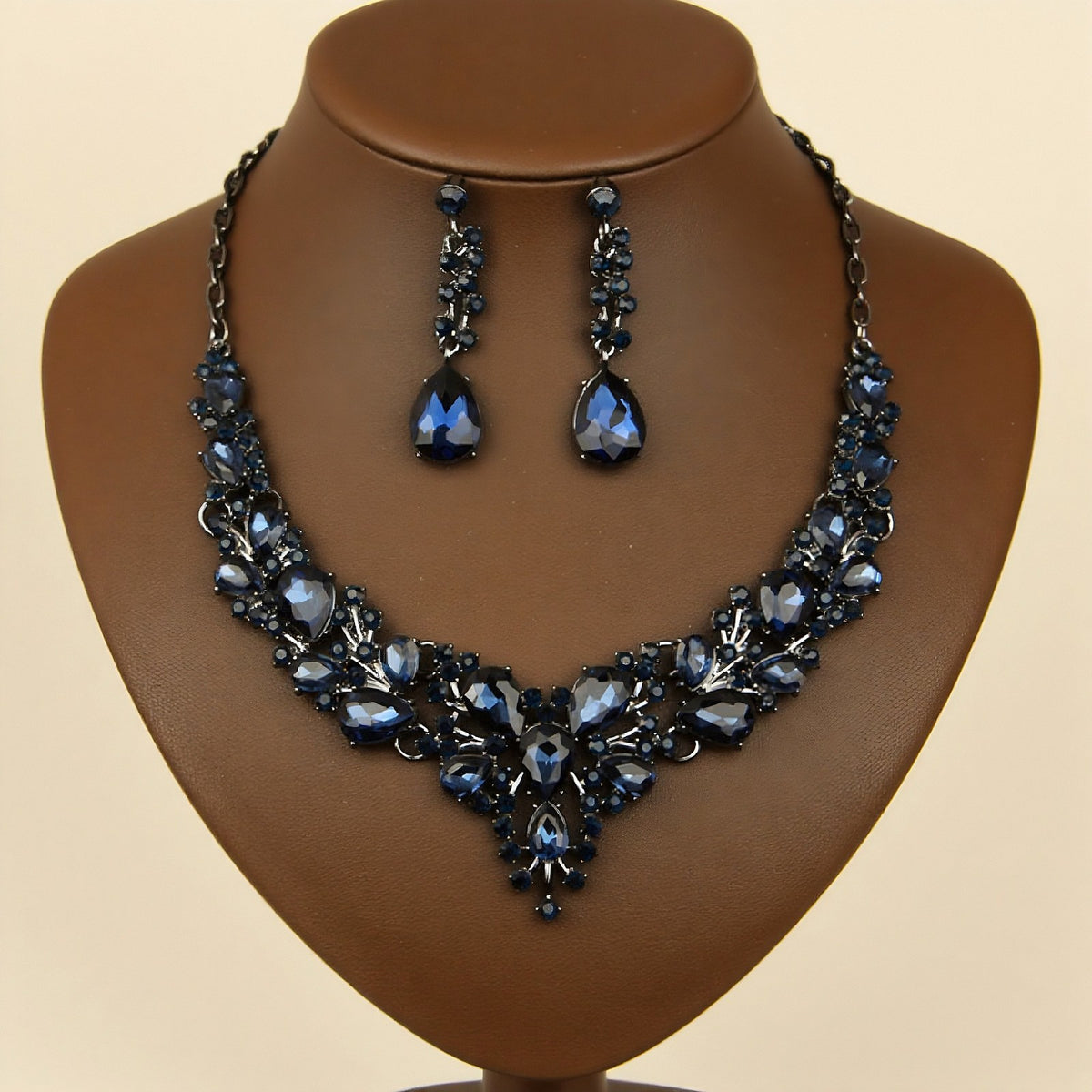 Elegant Teardrop Rhinestone Necklace & Earring Set