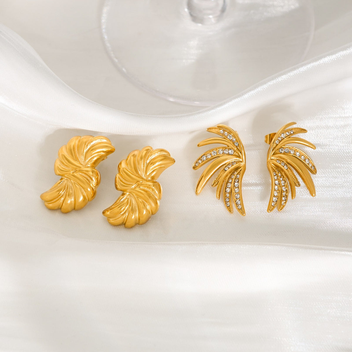 18k Vintage Rhinestone Leaf Stud Earrings