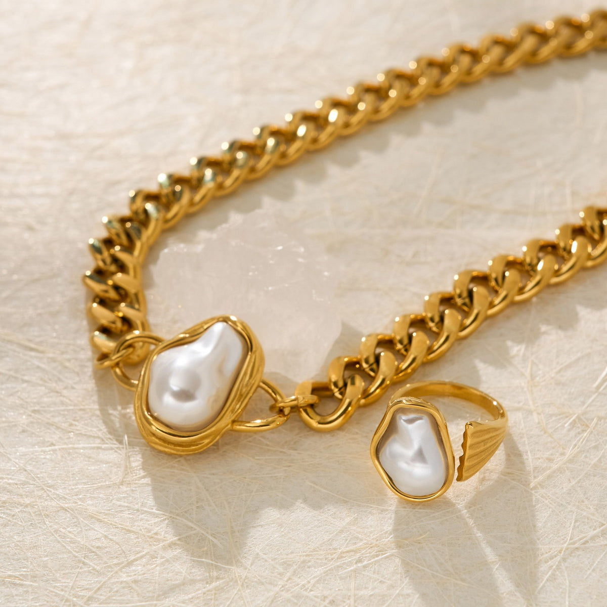 Classy Baroque Pearl Cuban Choker Necklace