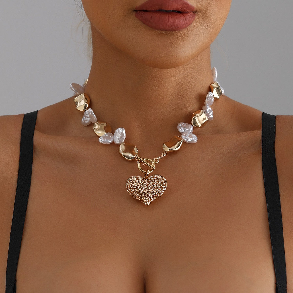 Classy Baroque Pearl Heart Necklace
