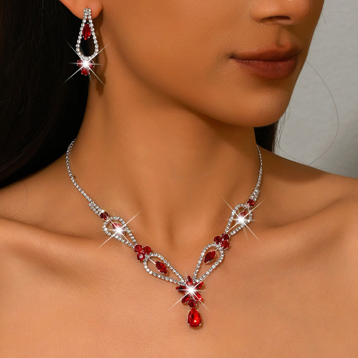 Elegant Rhinestone Star Necklace & Earring Set
