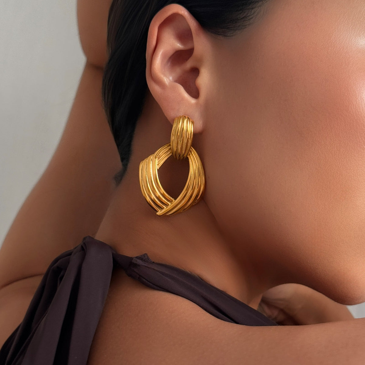 18k Classy Geometric Twist Hoop Earrings
