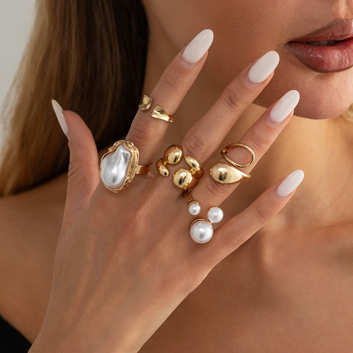 Classy Baroque Faux Pearl Knuckle Ring Set