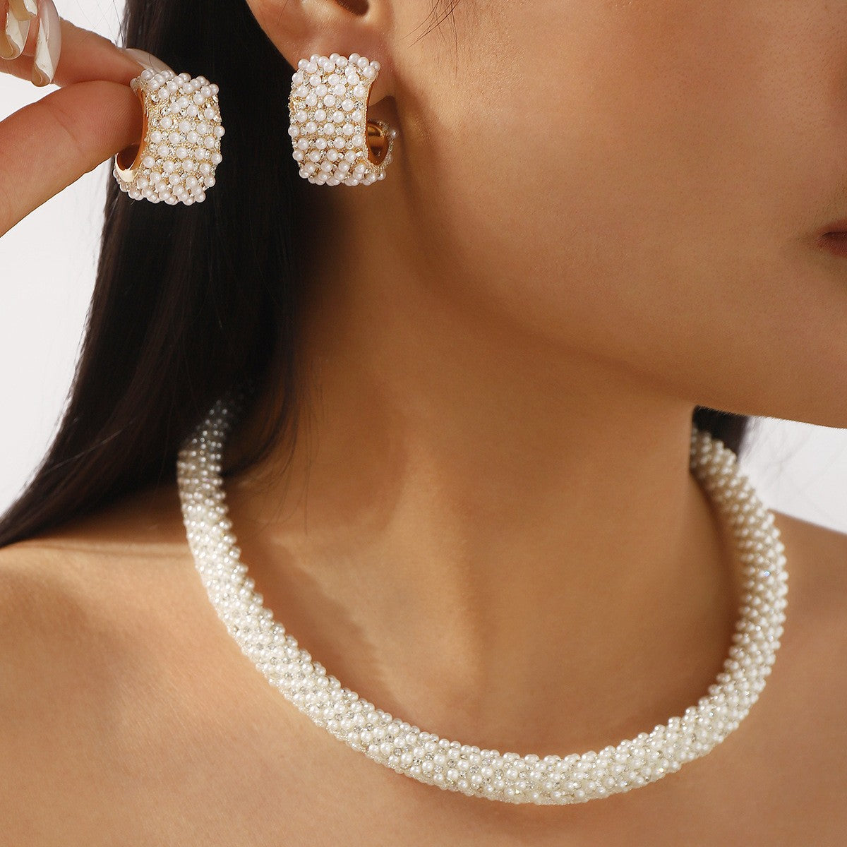 Classy Faux Pearl Collar Necklace & Earring Set