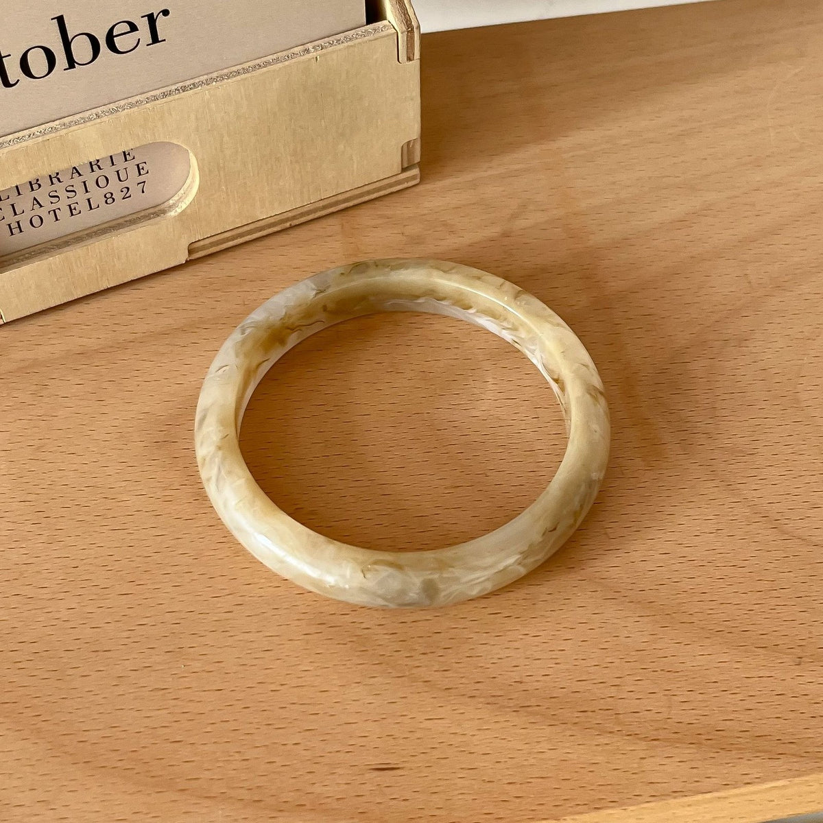Classy Amber Marbled Resin Bangle Set