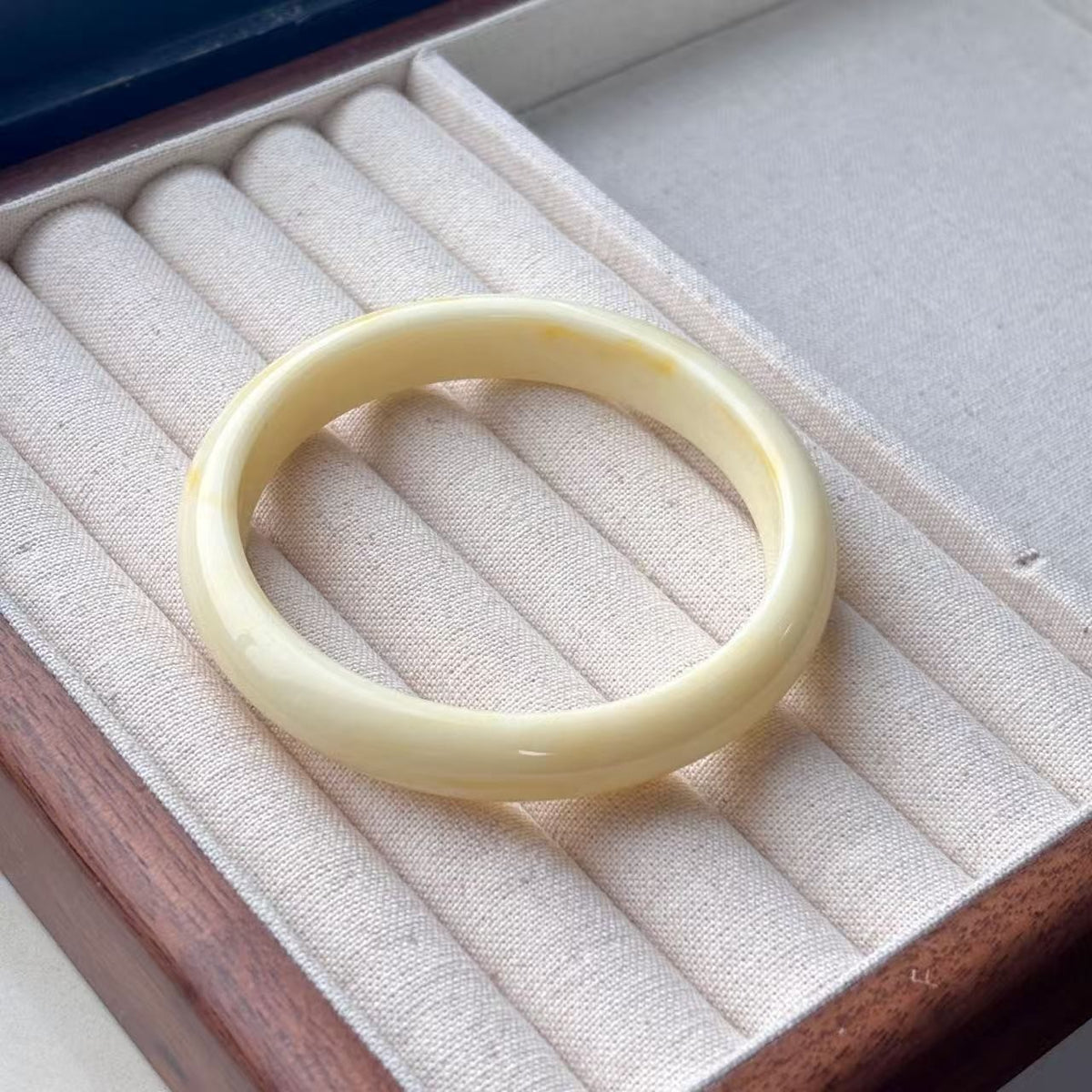 Classy Amber Marbled Resin Bangle Set