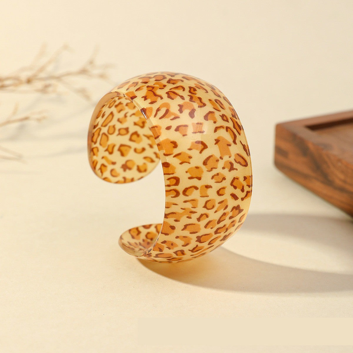 Classy Leopard Print Acrylic Bangle Set