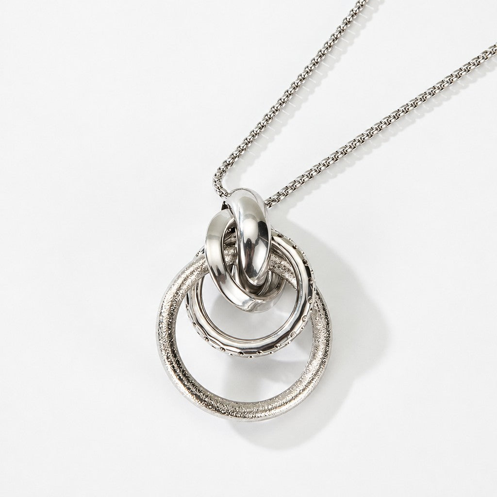 Classy Interlocking Circle Pendant Necklace