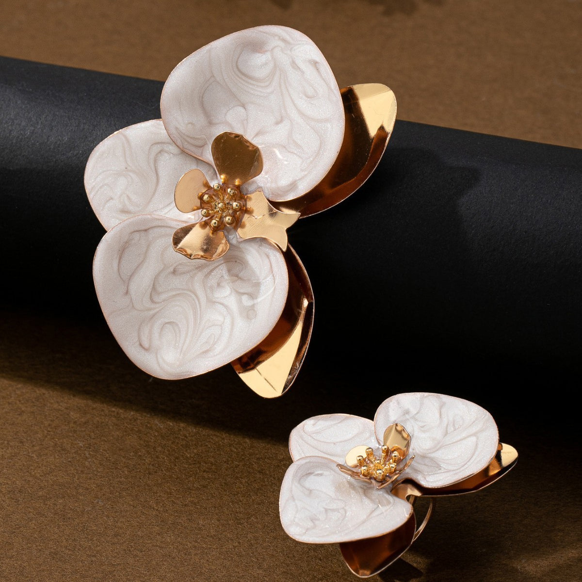 Romantic White Marbled Flower Bangle & Ring Set