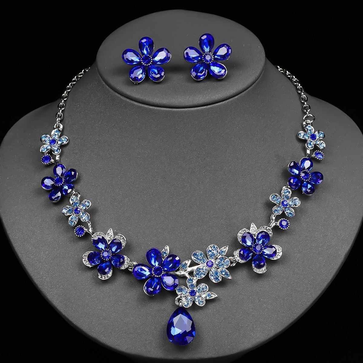 Elegant Emerald Floral Necklace & Earring Set