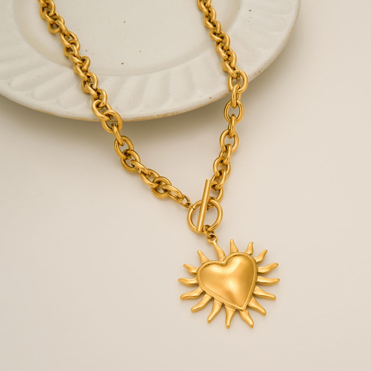 18k Dainty Sunburst Heart Necklace & Earring Set