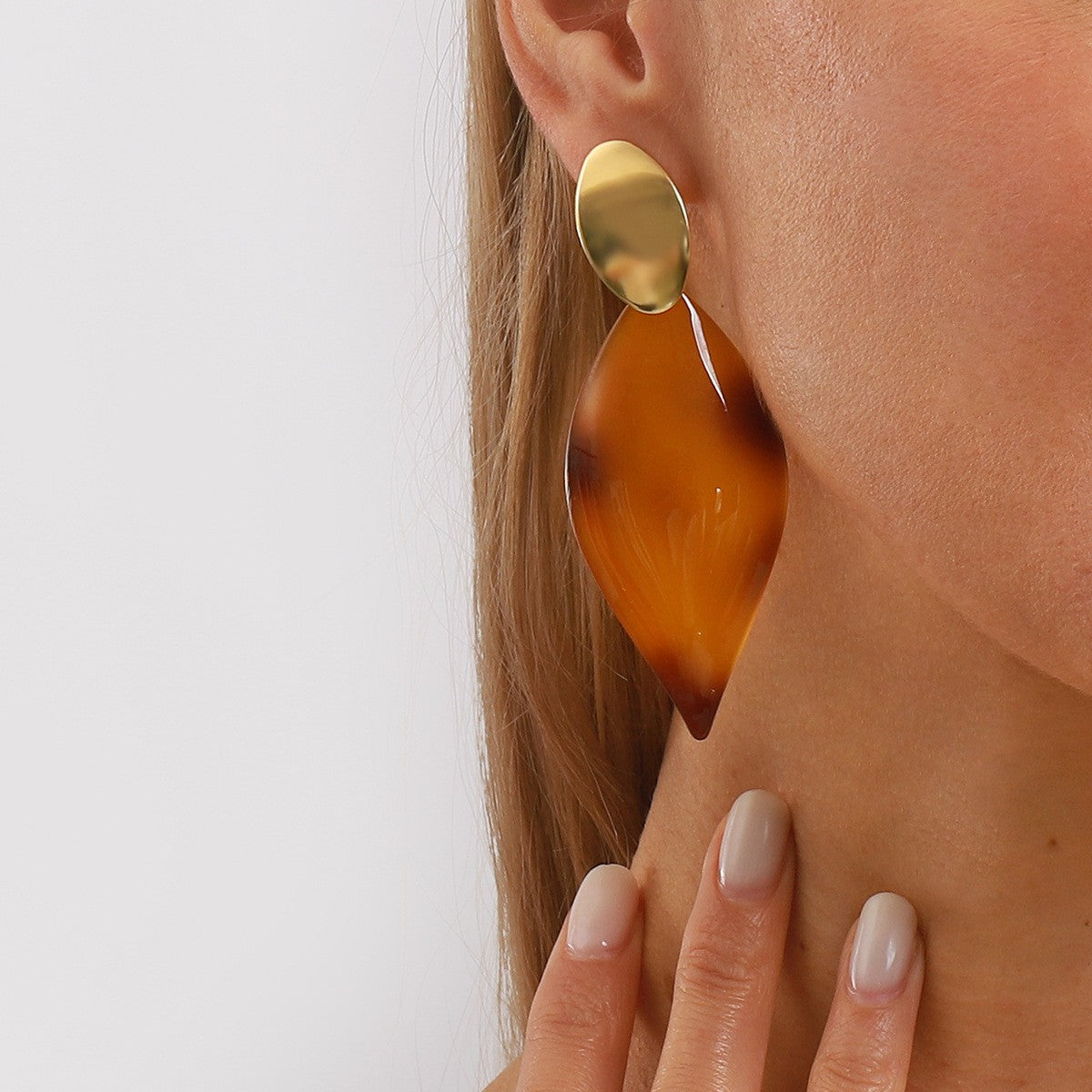 Classy Tortoiseshell Resin Disc Drop Earrings