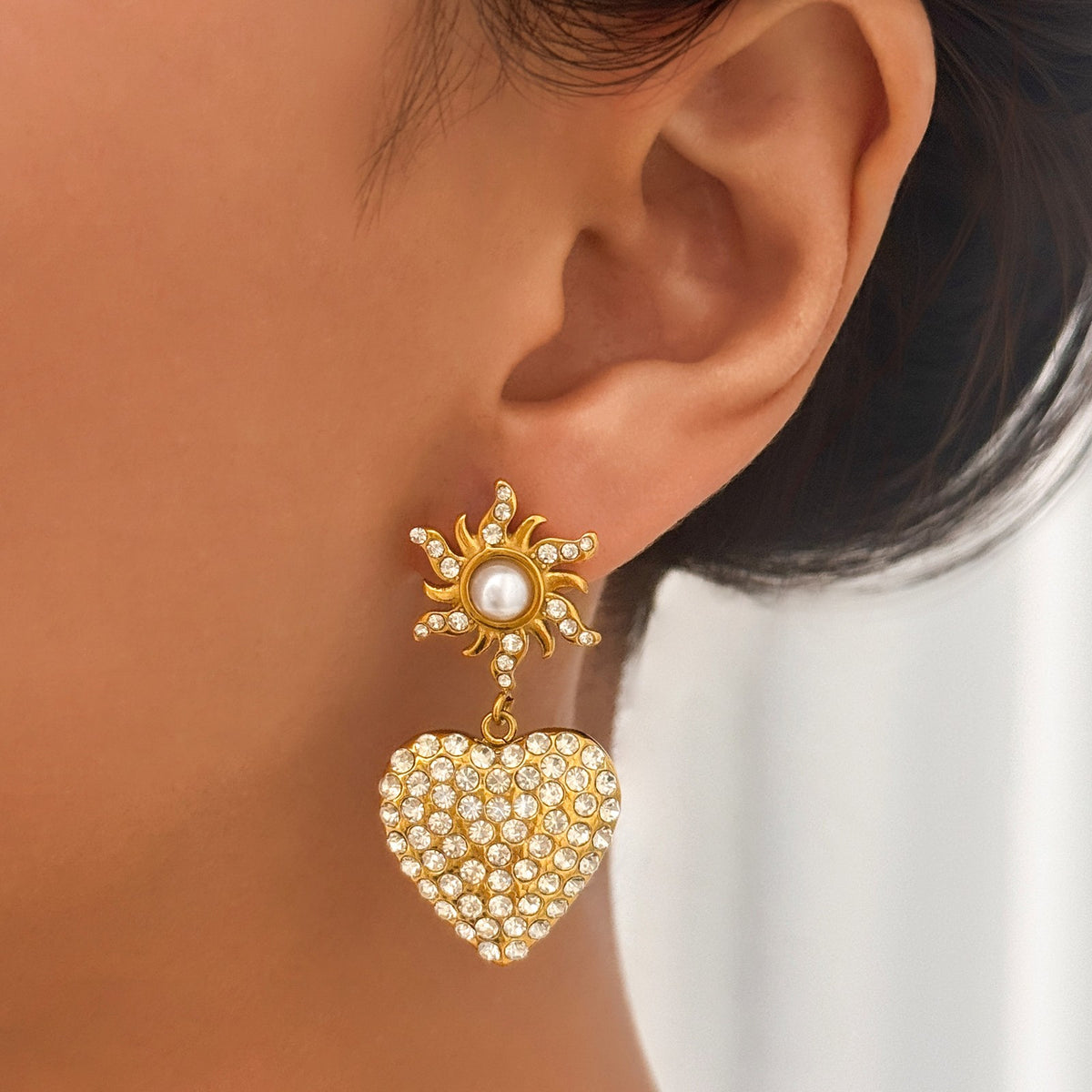 18k Dainty Sun Pearl Heart Earrings
