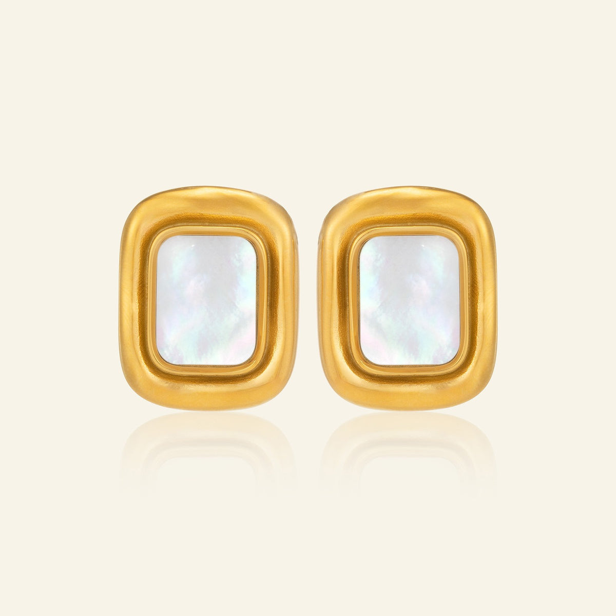 18k Vintage Shell Square Stud Earrings