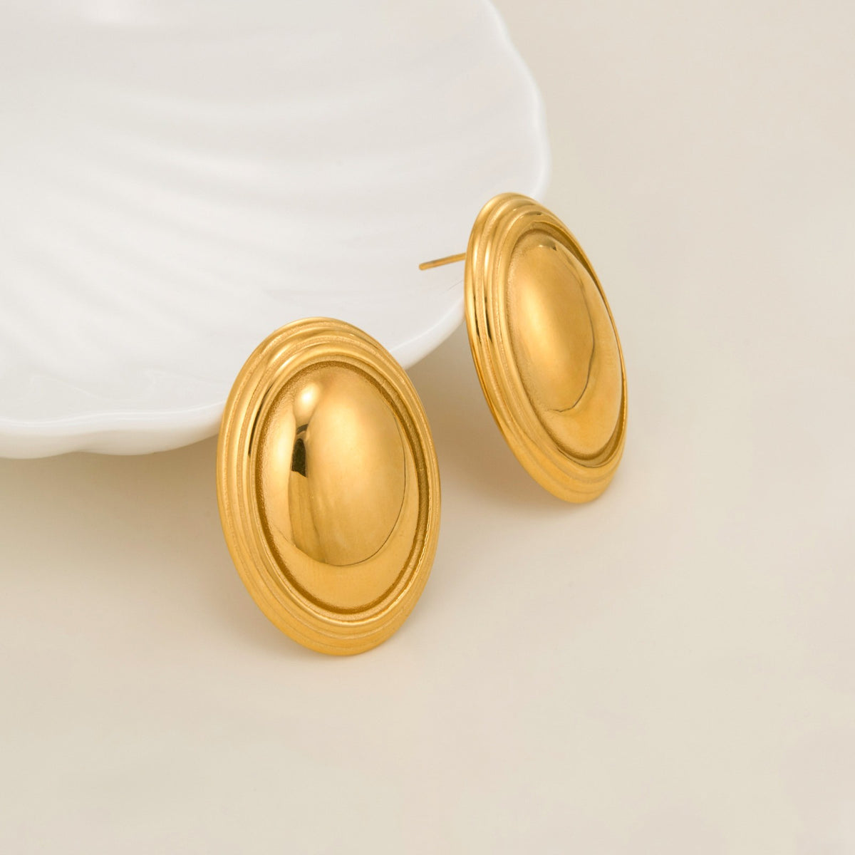 18k Classy Polished Oval Stud Earrings