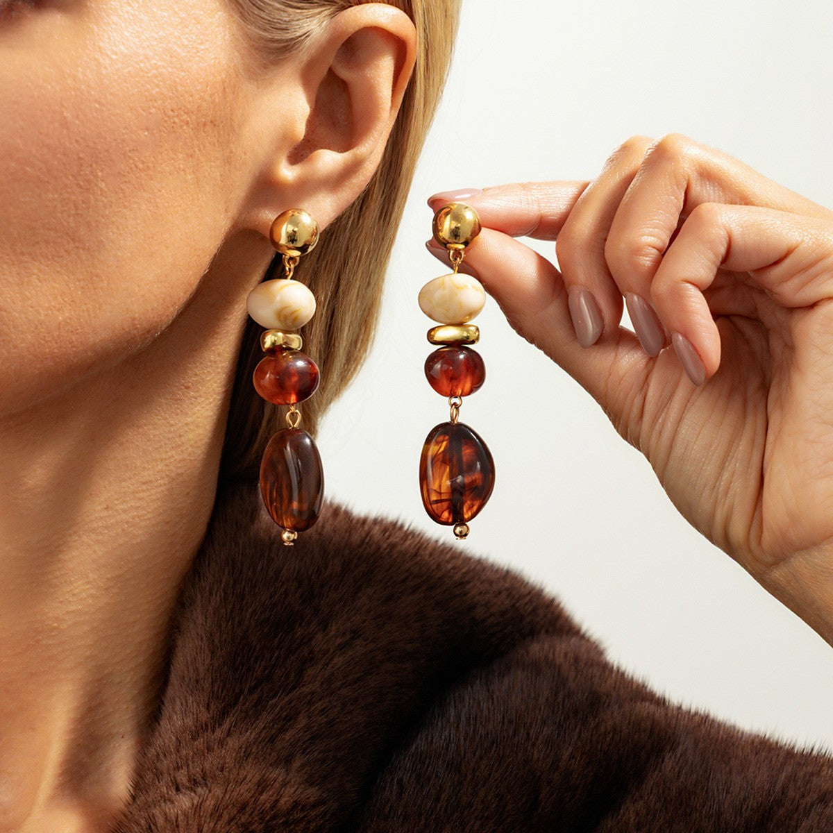 Classy Vintage Red Resin Drop Earrings