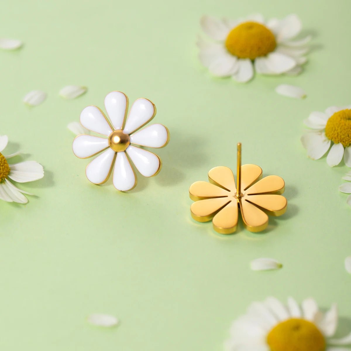 18k Dainty Daisy Floral Earrings - Veinci