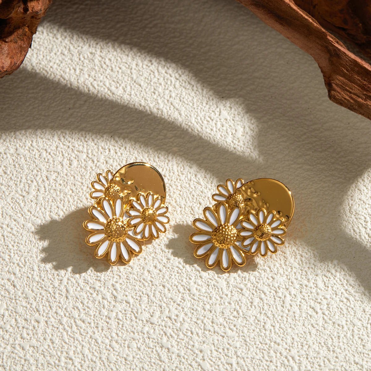 18k Trio Daisy Floral Earrings - Veinci